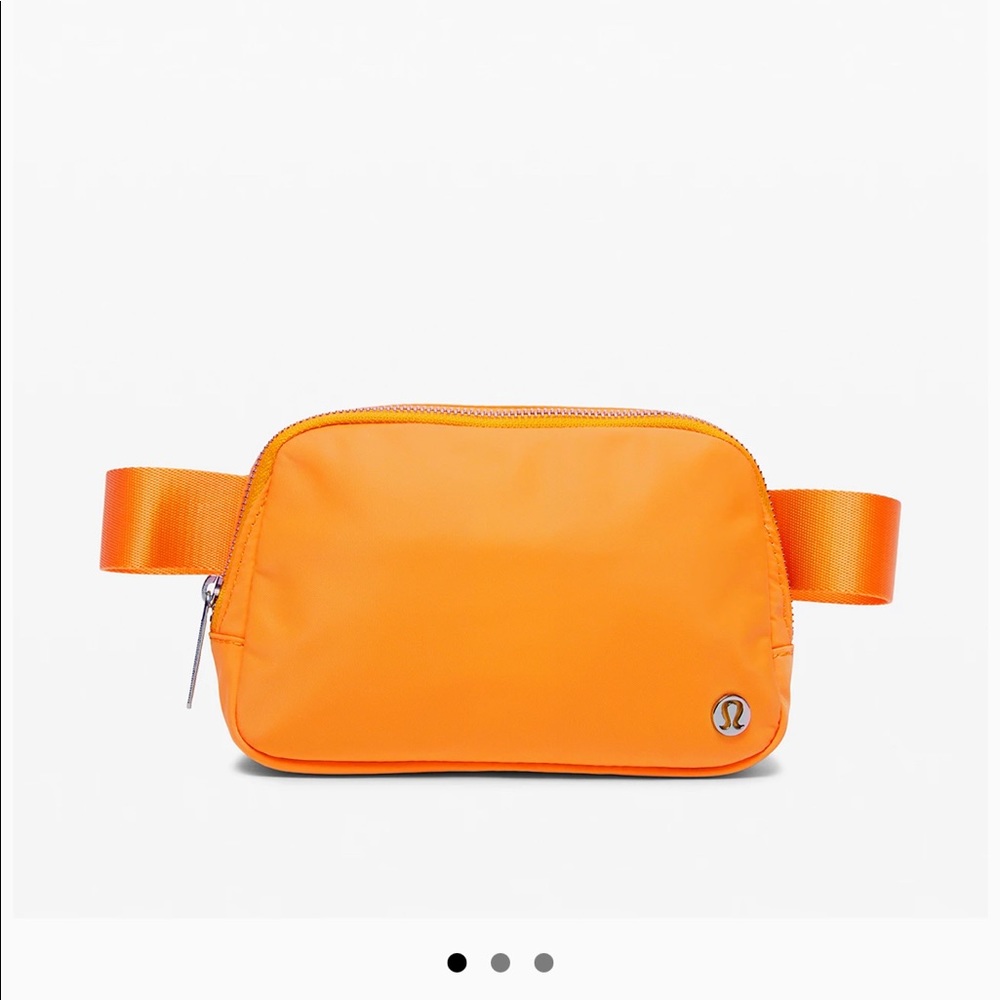 Lululemon everywhere belt bag